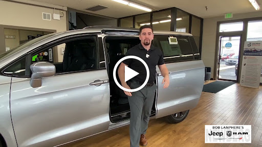 Auto Parts Store «Newberg Dodge Jeep Chrysler Ram», reviews and photos, 2809 Portland Rd, Newberg, OR 97132, USA