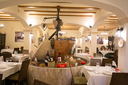 Restaurante Almàssera de Guillem (en Hotel Tossal - Partida el Pla de Castell, 96, 03590 Altea, Alicante, Spain