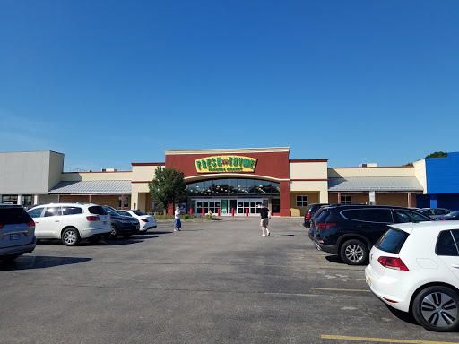 Grocery Store «Fresh Thyme Farmers Market- Mt. Prospect», reviews and photos, 211 W Rand Rd, Mt Prospect, IL 60056, USA