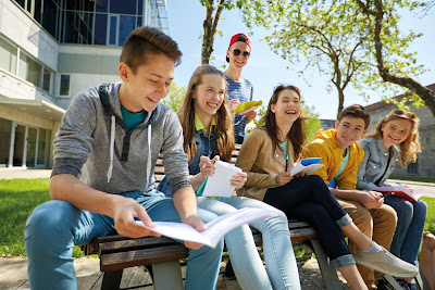 VOYAGES UNIVERSITAIRES ET SCOLAIRES à Paris