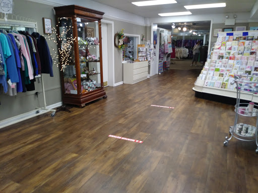 Thrift Store «Re-Uzit Shop of New Holland», reviews and photos, 707 W Main St, New Holland, PA 17557, USA