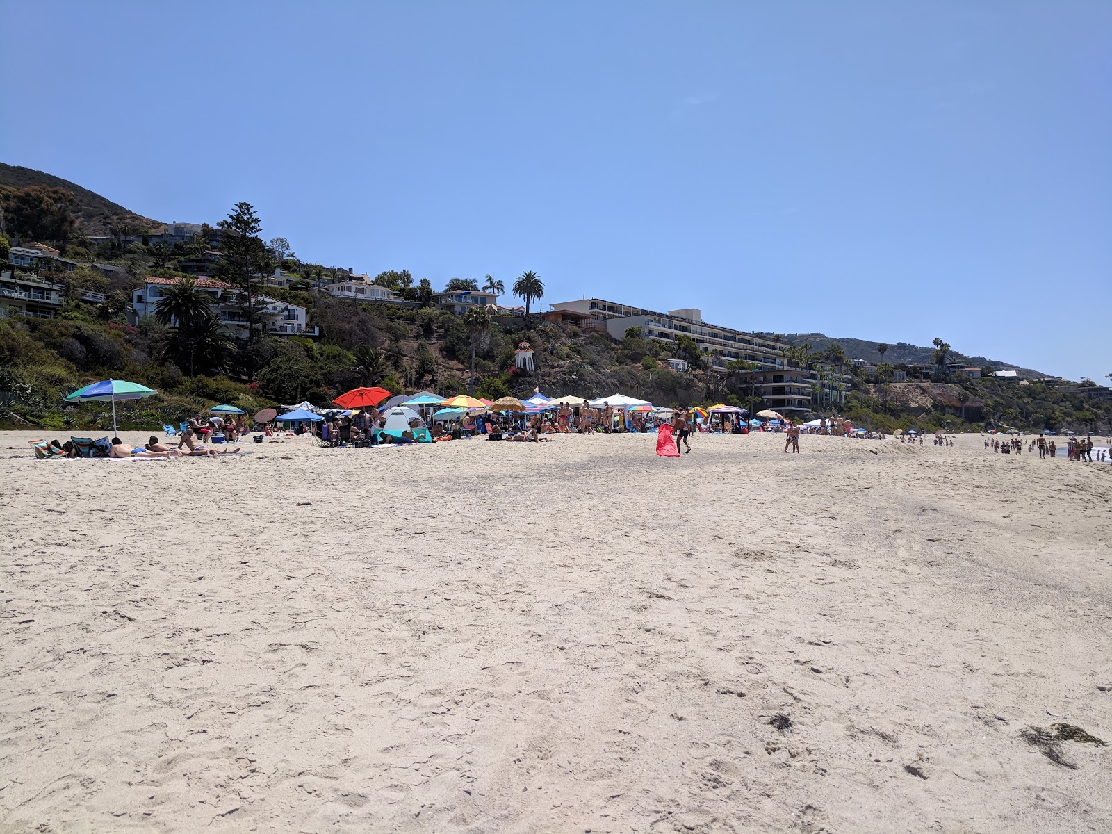 Fotografie cu West Street beach - locul popular printre cunoscătorii de relaxare