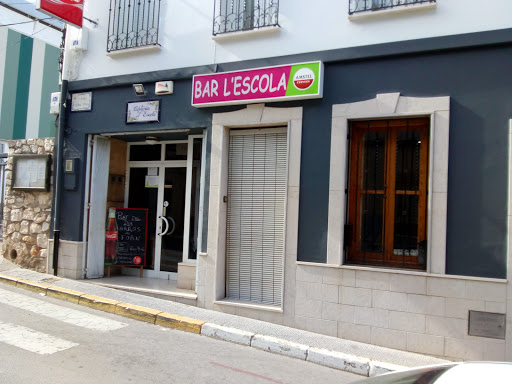Bar LEscola - Carrer Canonge Valerià Costa, 7, 1, 03750 Pedreguer, Alicante, España