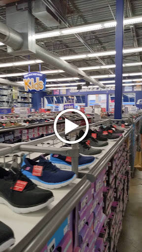 Shoe Store «SKECHERS Factory Outlet», reviews and photos, 8200 Vineland Ave #1229, Orlando, FL 32821, USA