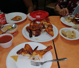 Pollo pechugón photo