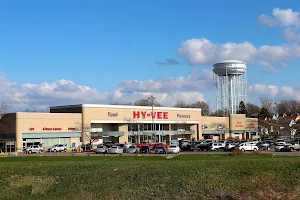 Hy-Vee Grocery Store image