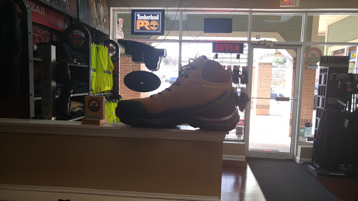 Red Wing Shoe Store, 38 Pidgeon Hill Dr, Sterling, VA 20165, USA, 