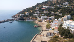 Paralia Therma'in fotoğrafı küçük koy ile birlikte