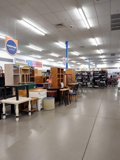Thrift Store «Thunderbird & Dysart Goodwill Retail Store & Donation Center», reviews and photos, 13055 W Thunderbird Rd, El Mirage, AZ 85335, USA