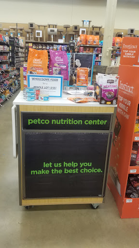 Pet Supply Store «Petco Animal Supplies», reviews and photos, 28400 Dequindre Rd, Warren, MI 48092, USA