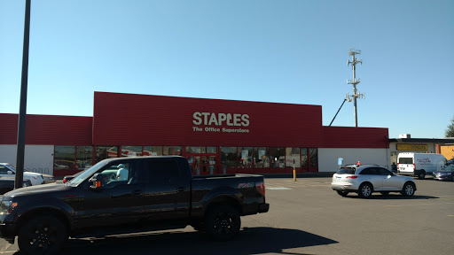 Office Supply Store «Staples», reviews and photos, 2370 W 11th Ave, Eugene, OR 97402, USA