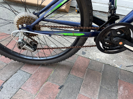 Bicycle Store «Lynbrook Bicycles», reviews and photos, 224 Merrick Rd, Lynbrook, NY 11563, USA