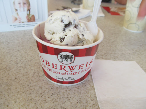 Ice Cream Shop «Oberweis Ice Cream and Dairy Store», reviews and photos, 3152 95th St, Evergreen Park, IL 60805, USA