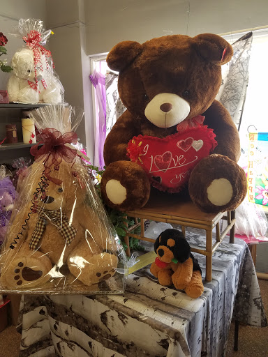 Florist «Little Flower Shop», reviews and photos, 616 High St, Delano, CA 93215, USA