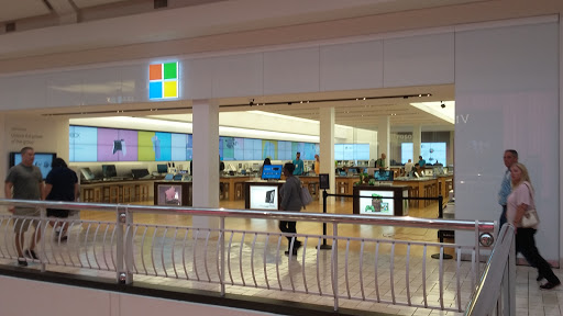 Computer Store «Microsoft Store - Tysons Corner Center», reviews and photos, 1961 Chain Bridge Rd, Tysons, VA 22102, USA