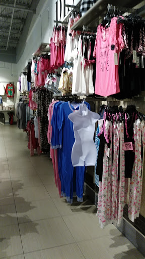 Clothing Store «Discovery Clothing Company», reviews and photos, 660 Centerview Blvd, Kissimmee, FL 34741, USA