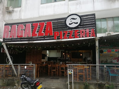 Ragazza Pizza Buenaventura - Bomba de 14 de julio Centro Col 1al frente del CAM, Buenaventura, Valle del Cauca, Colombia