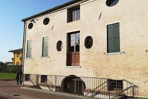 Casa Caprari Maritan XVII sec image
