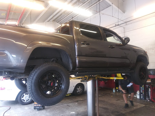 Tire Shop «Tires Plus», reviews and photos, 250 W Merritt Island Causeway, Merritt Island, FL 32952, USA