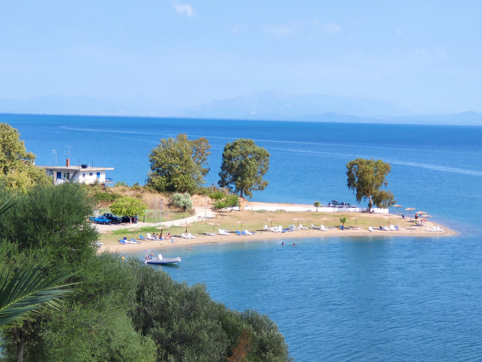 Loutraki Beach photo #8