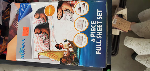 Grocery Store «Grocery Outlet Bargain Market», reviews and photos, 333 E 10th St, Gilroy, CA 95020, USA