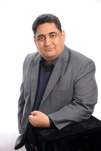 Naveed Ahmad- Real Estate Sales Person
