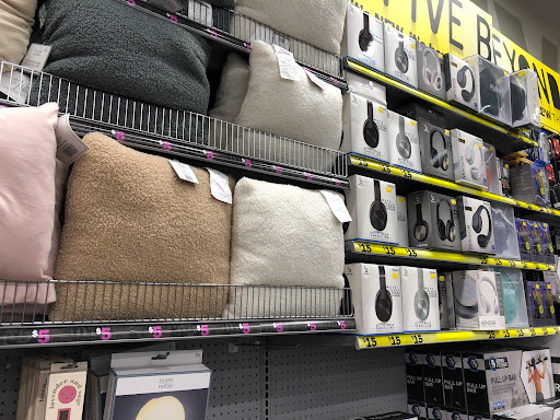 Variety Store «Five Below», reviews and photos, 3910 Commerce Blvd, Dickson City, PA 18519, USA