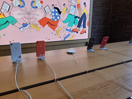 Computer Store «Apple Williamsburg», reviews and photos, 247 Bedford Ave, Brooklyn, NY 11211, USA