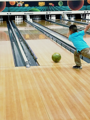 Bowling Alley «Sunset Bowl», reviews and photos, 2015 N Lewis Ave, Waukegan, IL 60087, USA