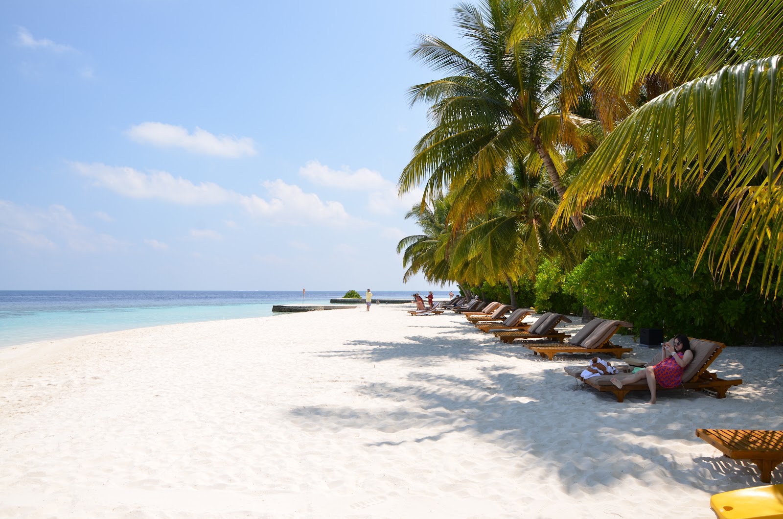Photo de Lily Beach Resort avec sable blanc de surface