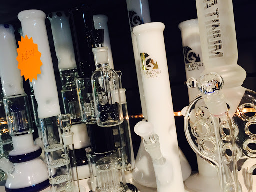 Tobacco Shop «Hot Box Smoke Shop», reviews and photos, 1111 El Camino Real #3, Santa Clara, CA 95050, USA