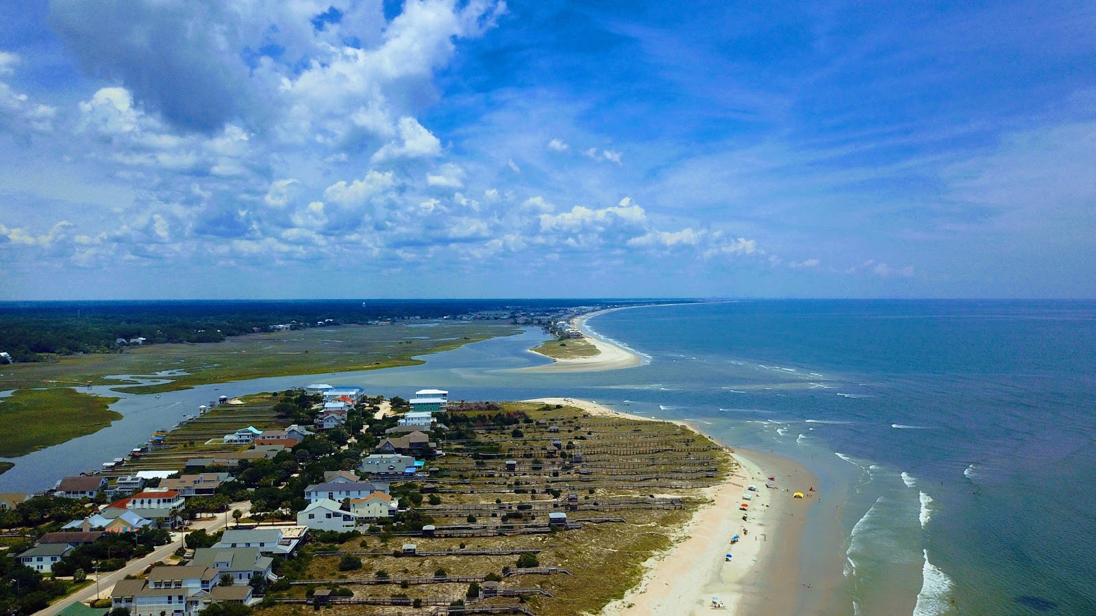 Pawley's Island beach II的照片 带有长直海岸