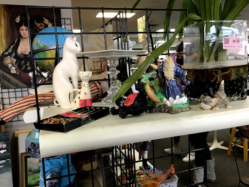 Thrift Store «Angel View Resale Store - Bermuda Dunes», reviews and photos, 77898 Country Club Dr # 91, Palm Desert, CA 92211, USA