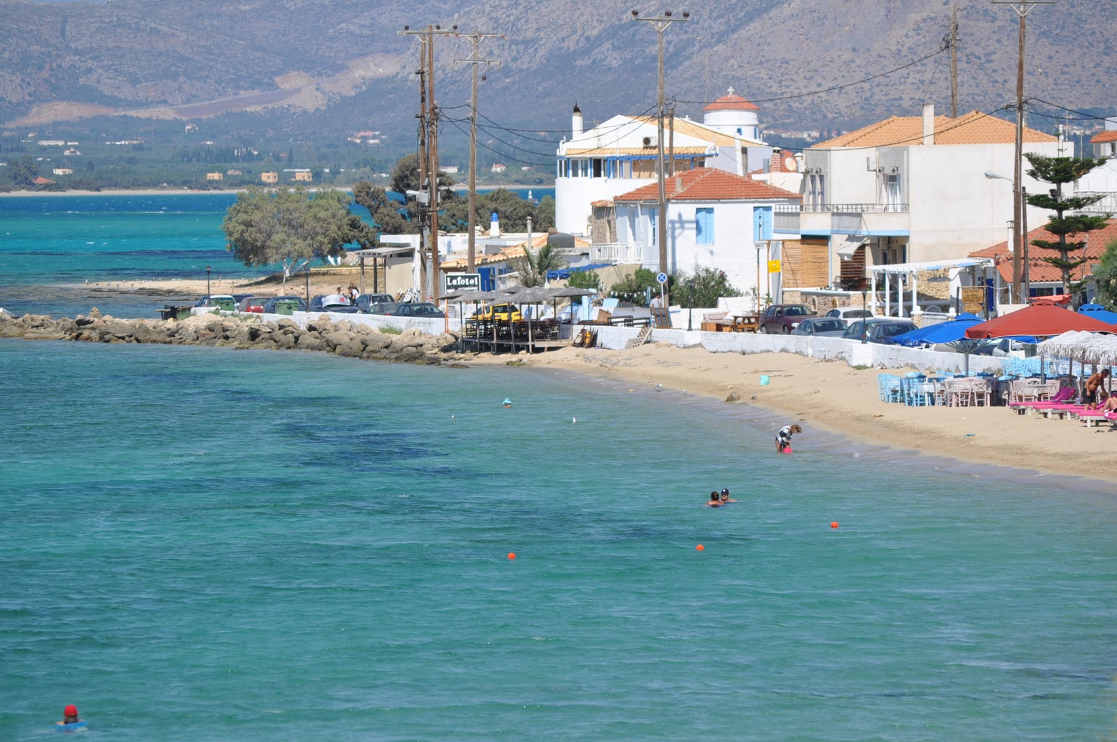 Kontogoni beach'in fotoğrafı - Çocuklu aile gezginleri için önerilir