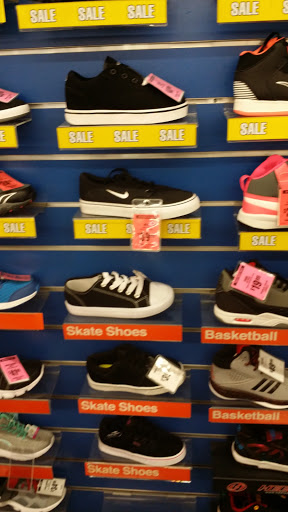 Sporting Goods Store «Big 5 Sporting Goods - El Toro», reviews and photos, 24314 Swartz Dr, Lake Forest, CA 92630, USA