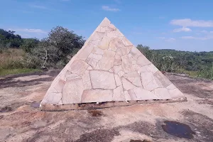 Pirámide en Piribebuy image