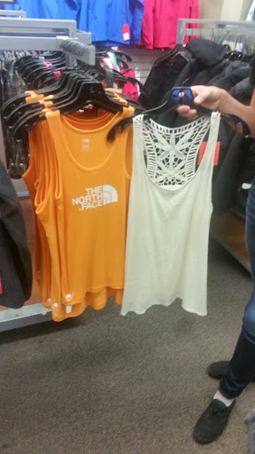 Clothing Store «The North Face Outlet», reviews and photos, 5 Bow St, Freeport, ME 04032, USA