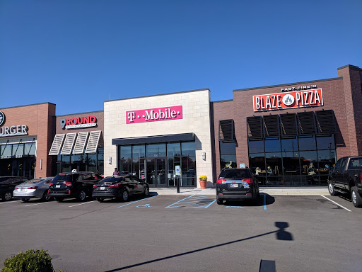 T-Mobile, 1418 Blackiston Mill Rd Suite 100, Clarksville, IN 47129, USA, 