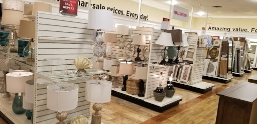 Department Store «T.J. Maxx & HomeGoods», reviews and photos, 111 Taunton St, Plainville, MA 02762, USA