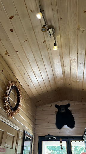 Tobacco Shop «Poospatuck Smoke Shop», reviews and photos, 207 Poospatuck Ln, Mastic, NY 11950, USA