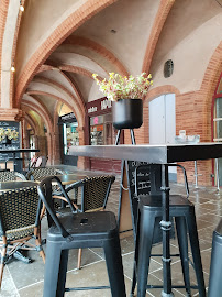 Atmosphère du Café Les Cintres - Salon de thé à Montauban - n°3