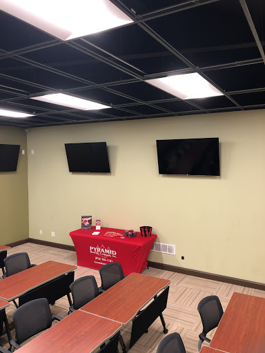 Roofing Contractor «Pyramid Roofing Company», reviews and photos, 4001 E 138th St, Grandview, MO 64030, USA