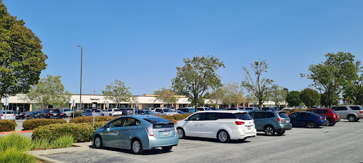 Shopping Mall «Gilroy Premium Outlets», reviews and photos, 681 Leavesley Rd, Gilroy, CA 95020, USA