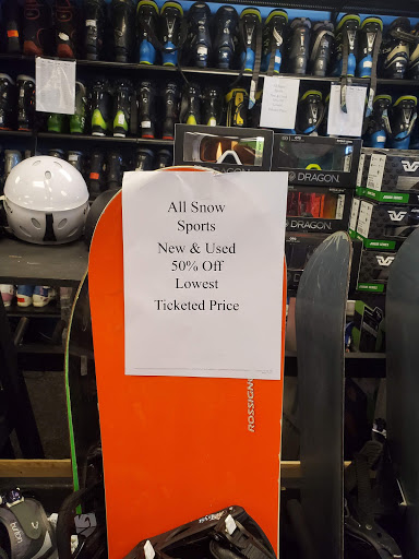 Sporting Goods Store «Play It Again Sports - Twinsburg, OH», reviews and photos, 8870 Darrow Rd, Twinsburg, OH 44087, USA