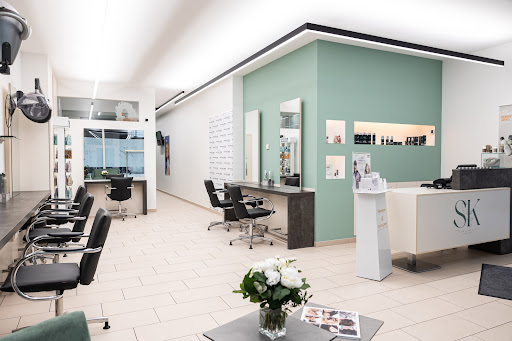 Hair & Beauty Lounge In Vienna