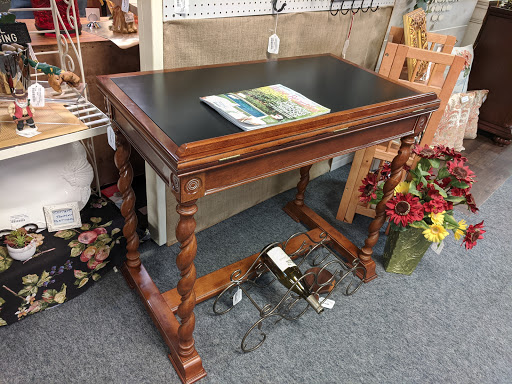 Used Furniture Store «Consign Design Interior», reviews and photos, 5556 Atlanta Hwy, Flowery Branch, GA 30542, USA