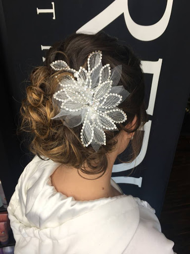 Hair Salon «Bella Bronze Hair Salon and Tanning Studio», reviews and photos, 1486 N Portage Path, Akron, OH 44313, USA