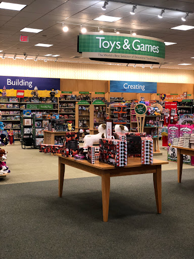 Barnes & Noble, 911 Haddonfield Rd, Cherry Hill, NJ 08002, USA, 