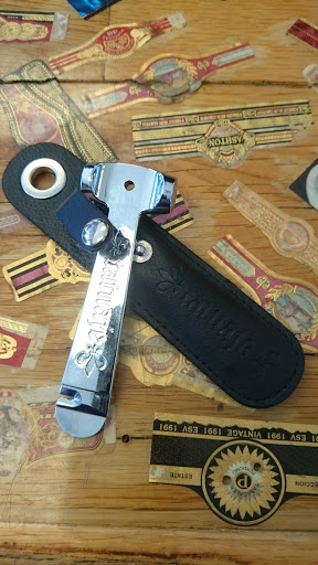 Cigar Shop «Federal Cigar : E Cigarettes & Tobacco Epping NH», reviews and photos, 96 Calef Hwy, Epping, NH 03042, USA