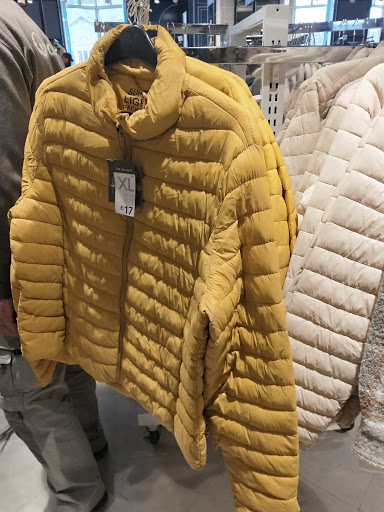 Stores to buy women's quilted vests Amsterdam